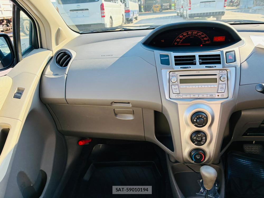 Toyota VITZ 2010-03 7860322-17