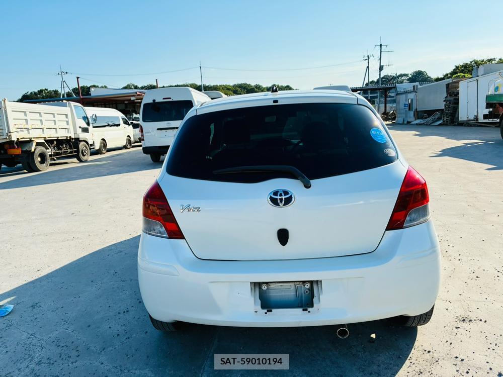 Toyota VITZ 2010-03 7860322-3