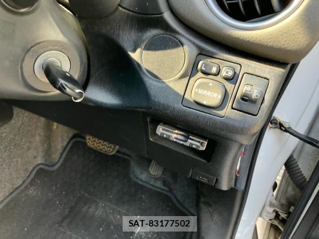 Toyota VITZ 2014-03 7981456-13