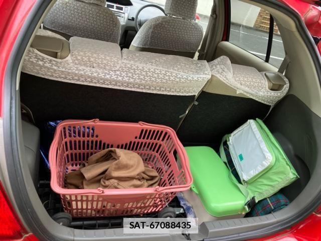 Toyota VITZ 2010-01 7981458-17