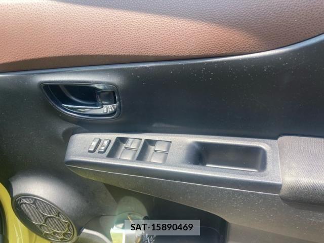 Toyota VITZ 2013-07 7981460-11