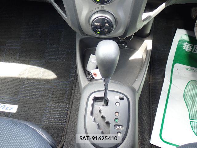 Toyota VITZ 2005-03 7981454-14