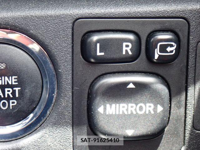 Toyota VITZ 2005-03 7981454-18