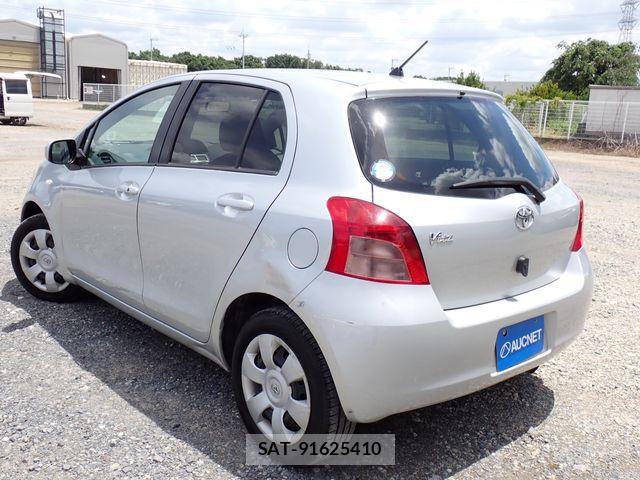 Toyota VITZ 2005-03 7981454-2