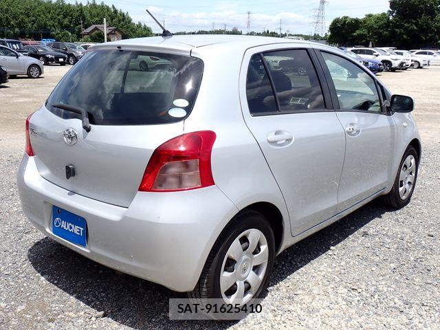 Toyota VITZ 2005-03 7981454-7