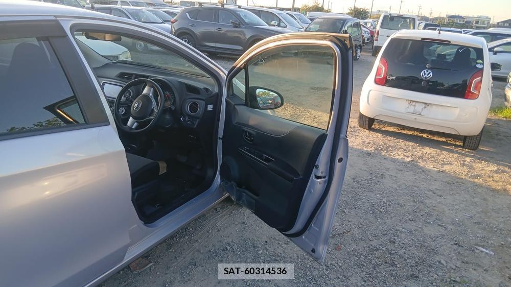 Toyota VITZ 2013-09 7610992-11