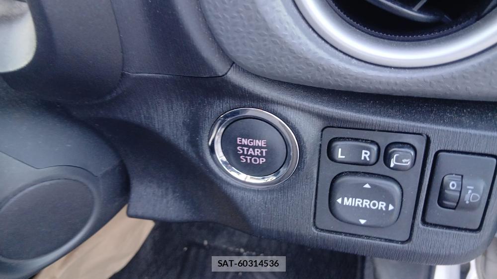 Toyota VITZ 2013-09 7610992-14