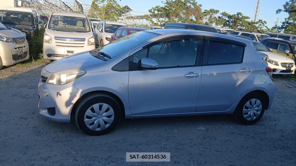 Toyota VITZ 2013-09 7610992-1