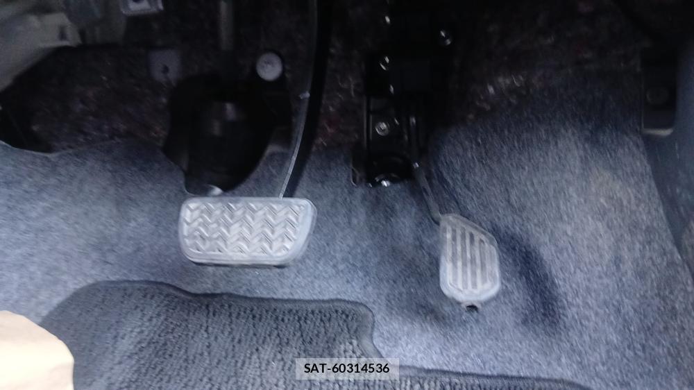 Toyota VITZ 2013-09 7610992-19