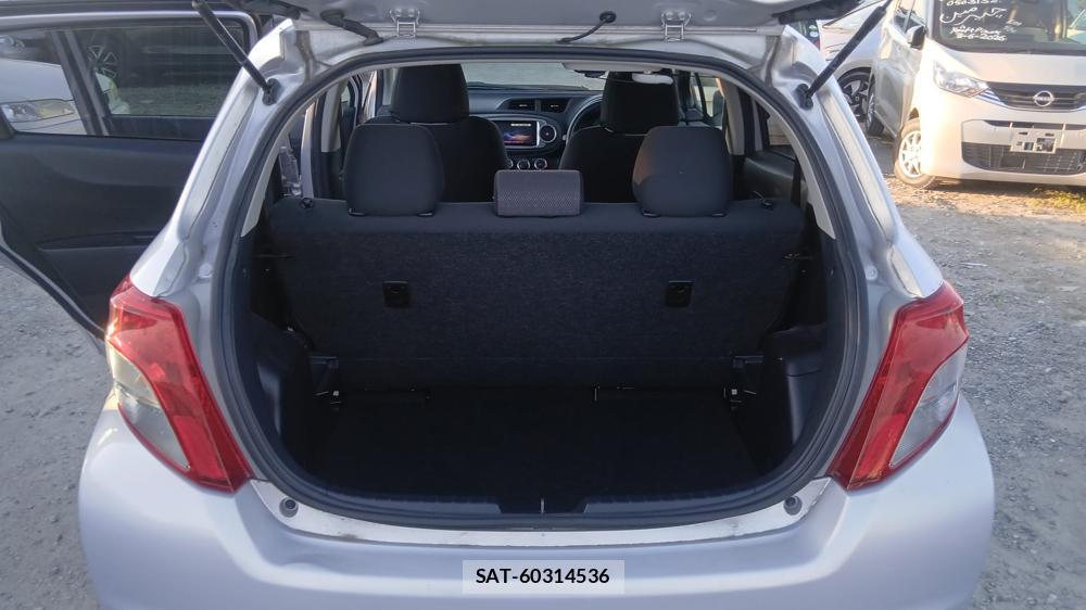Toyota VITZ 2013-09 7610992-23