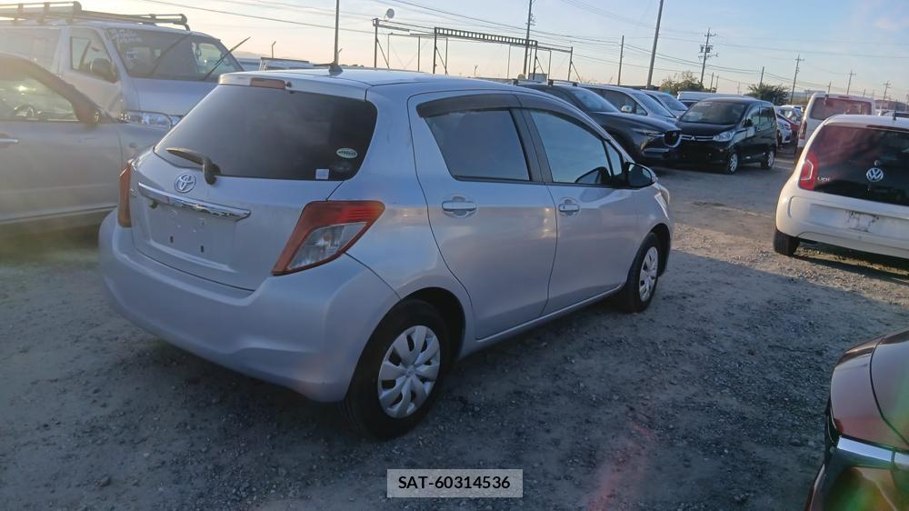Toyota VITZ 2013-09 7610992-4
