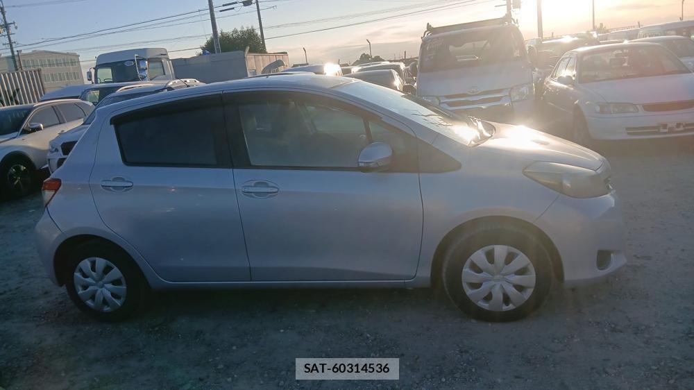 Toyota VITZ 2013-09 7610992-5