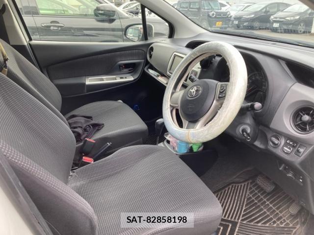 Toyota VITZ 2015-08 7981457-11