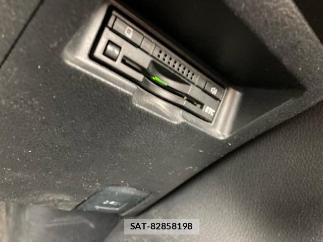 Toyota VITZ 2015-08 7981457-16