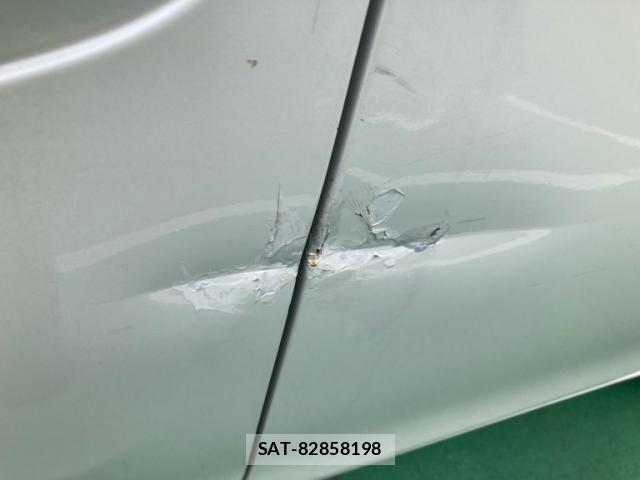 Toyota VITZ 2015-08 7981457-6