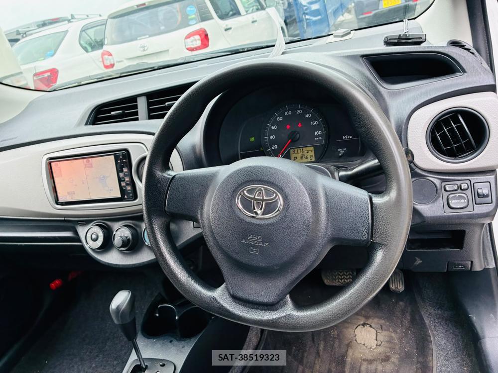 Toyota VITZ 2011-06 7749332-14