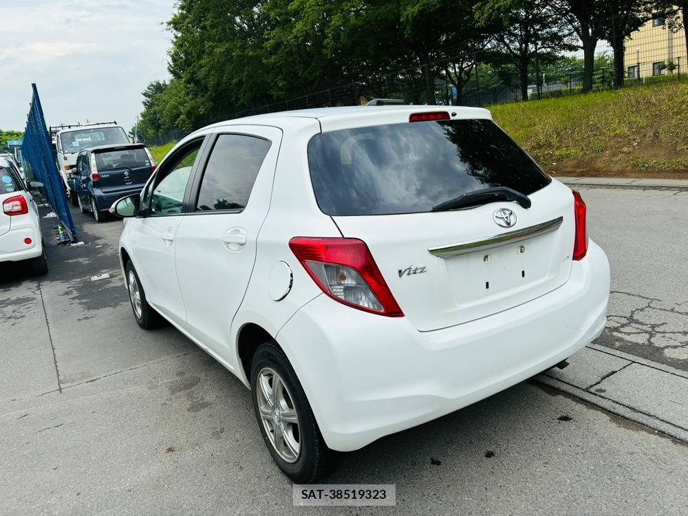 Toyota VITZ 2011-06 7749332-2