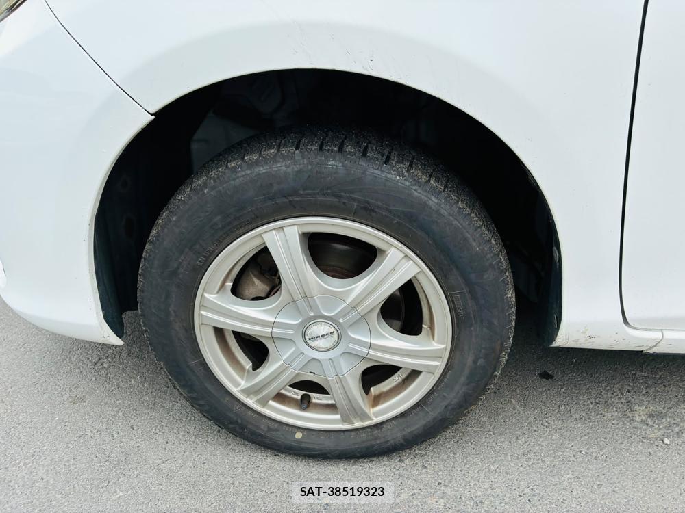 Toyota VITZ 2011-06 7749332-29