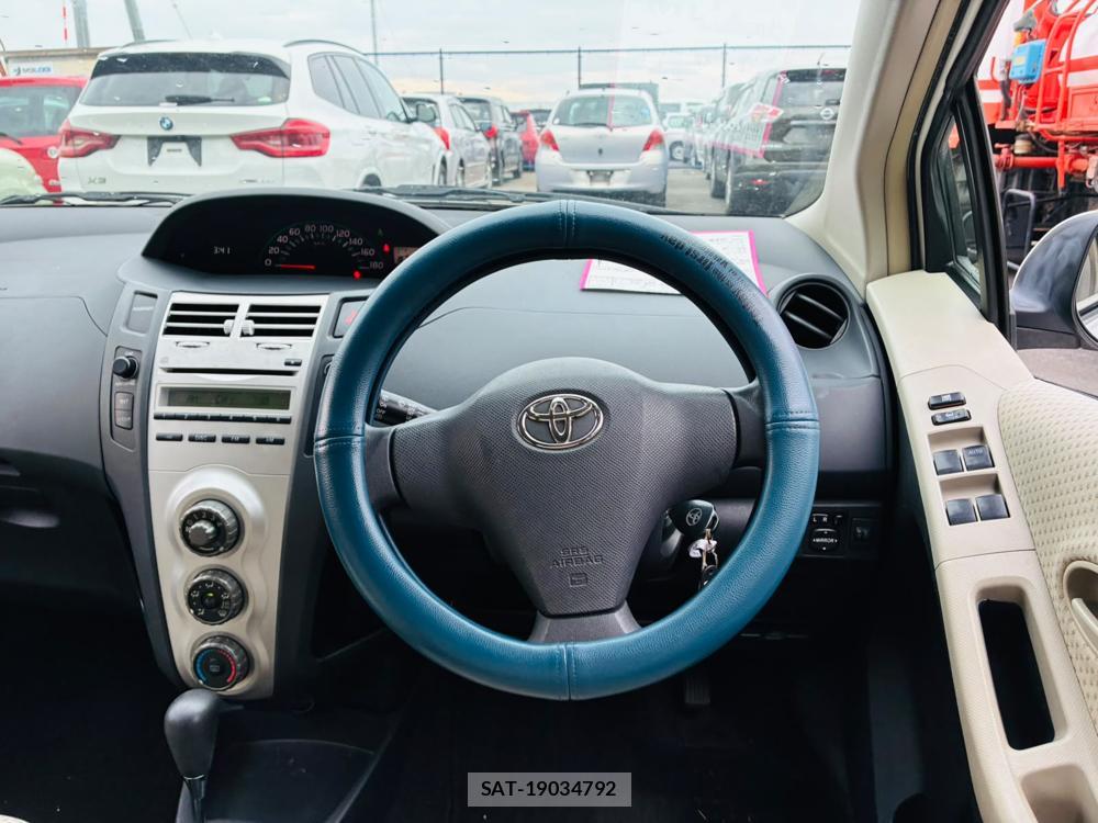 Toyota VITZ 2007-05 7933421-13