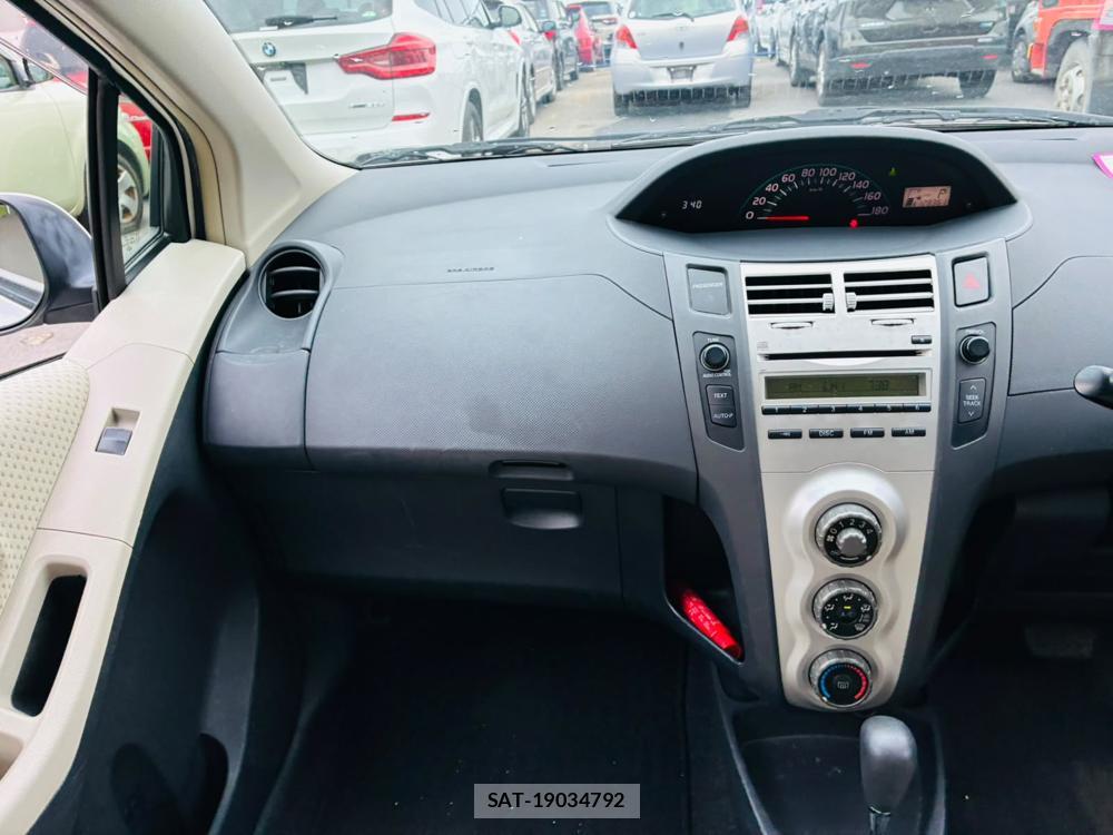 Toyota VITZ 2007-05 7933421-17