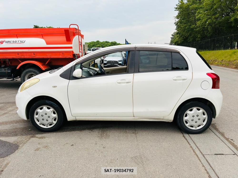 Toyota VITZ 2007-05 7933421-1