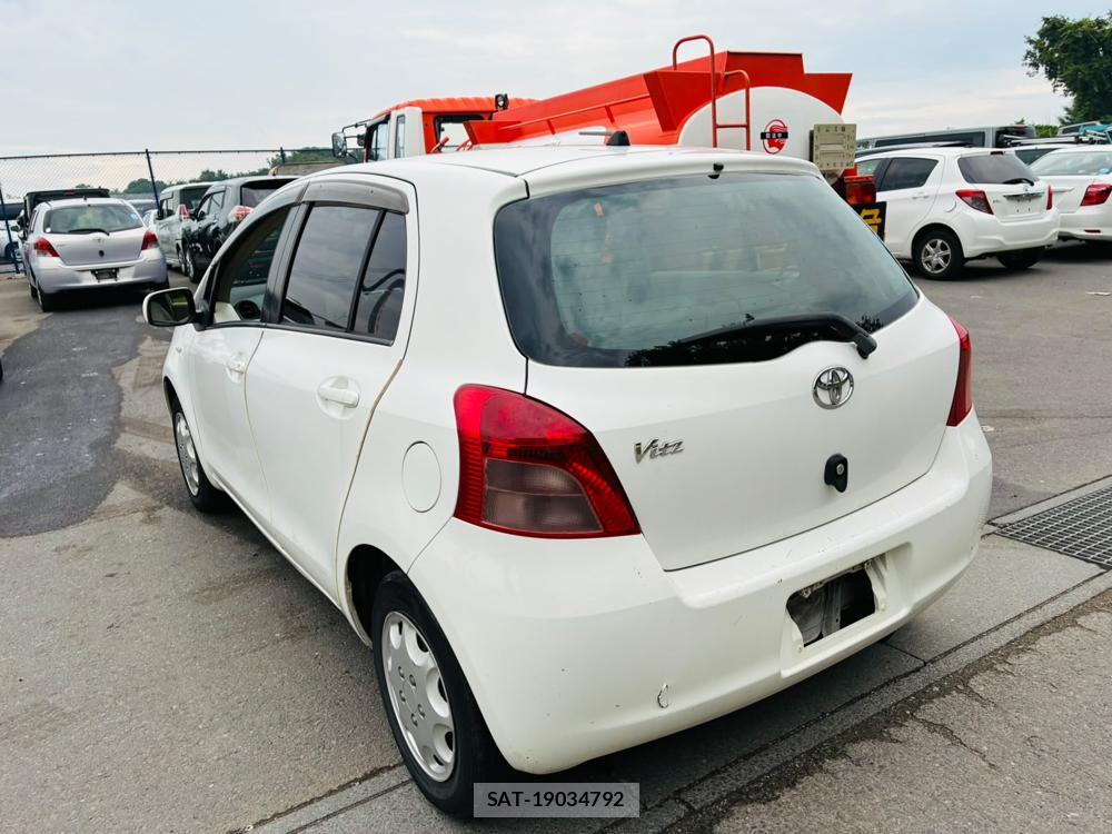 Toyota VITZ 2007-05 7933421-2