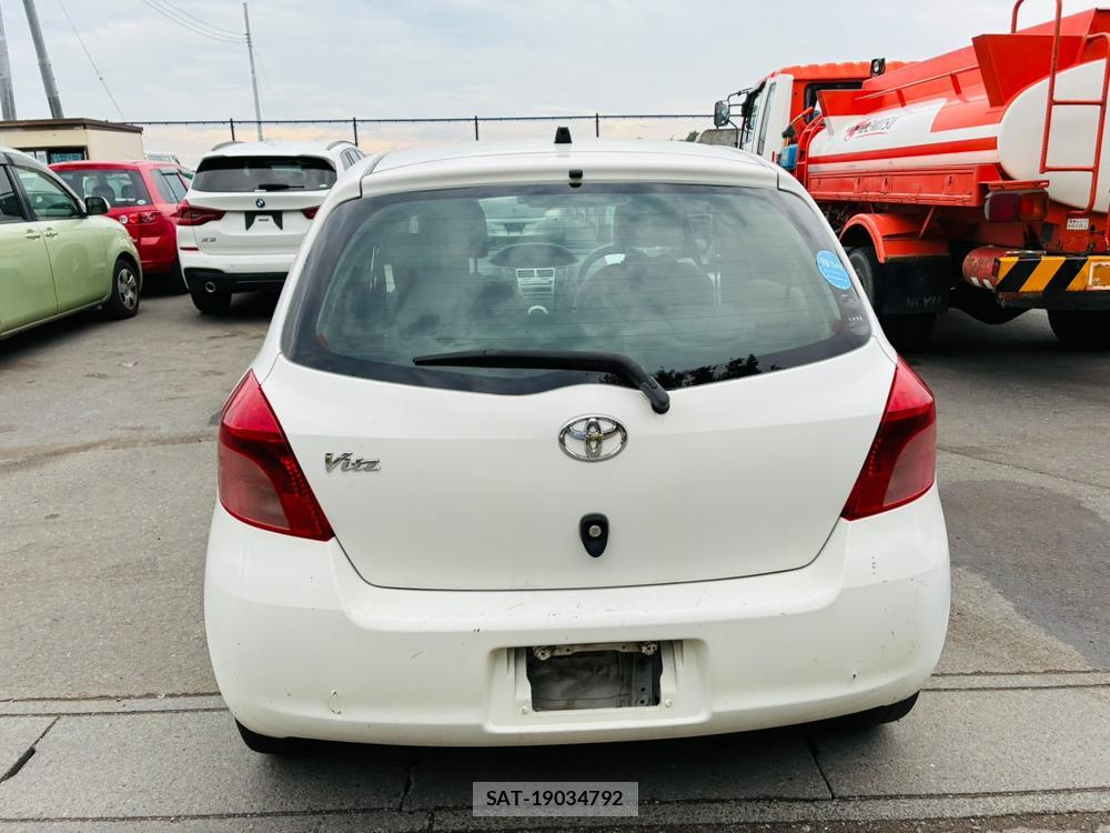 Toyota VITZ 2007-05 7933421-3