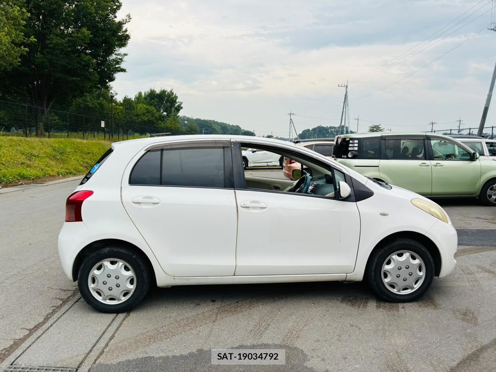 Toyota VITZ 2007-05 7933421-5