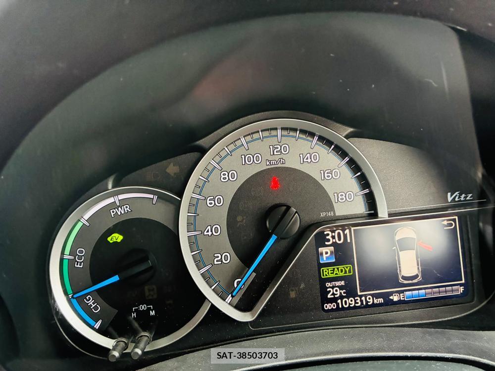 Toyota VITZ 2017-05 7939789-15