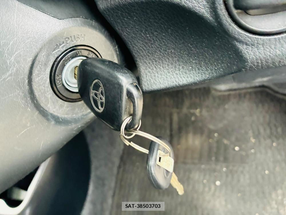 Toyota VITZ 2017-05 7939789-16
