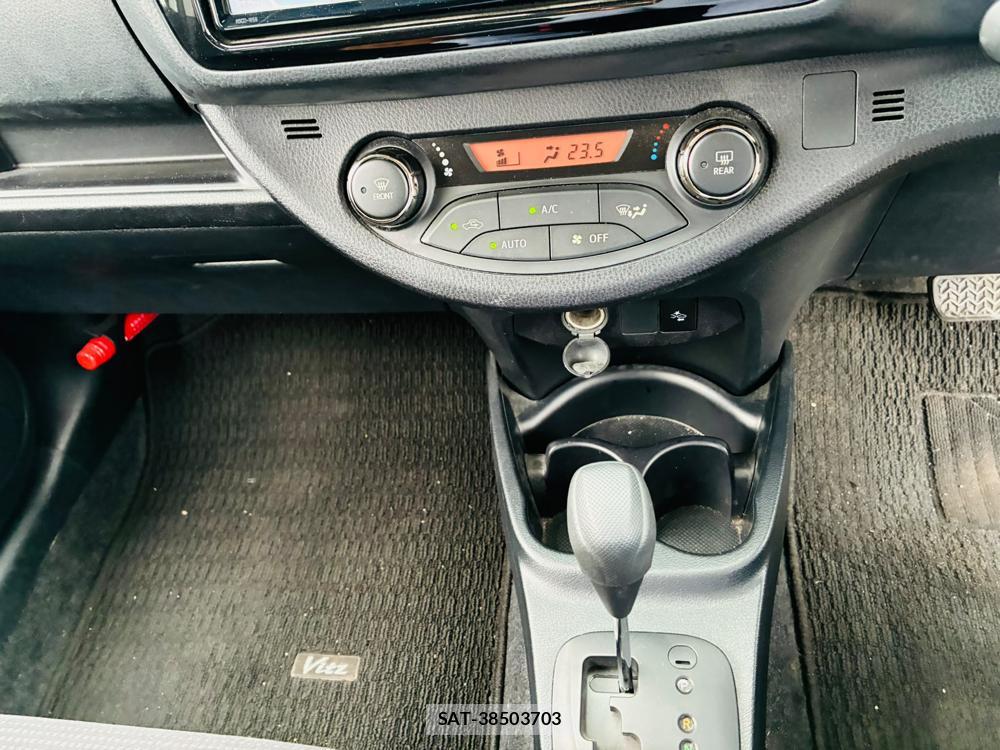 Toyota VITZ 2017-05 7939789-19