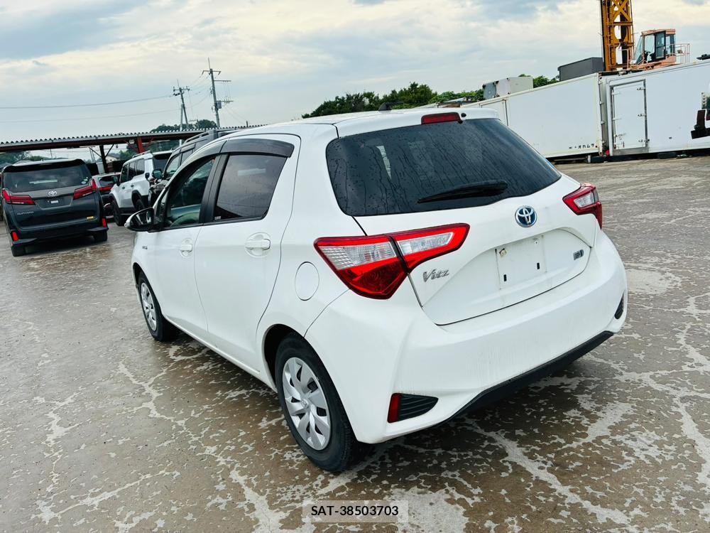 Toyota VITZ 2017-05 7939789-2