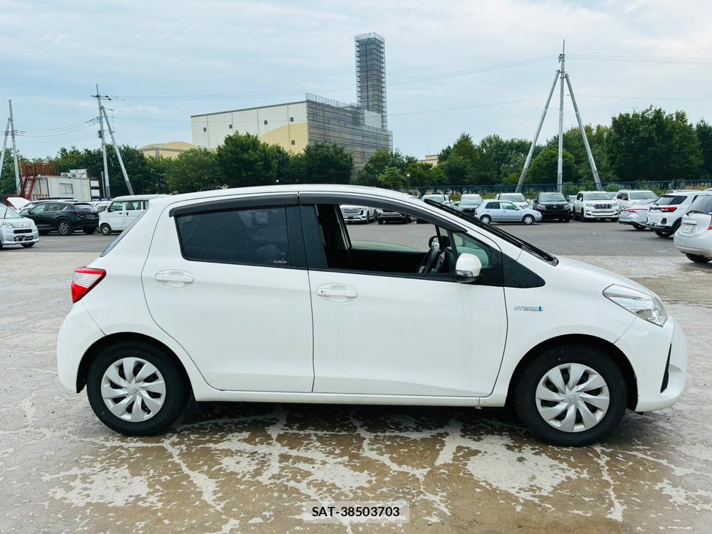 Toyota VITZ 2017-05 7939789-5