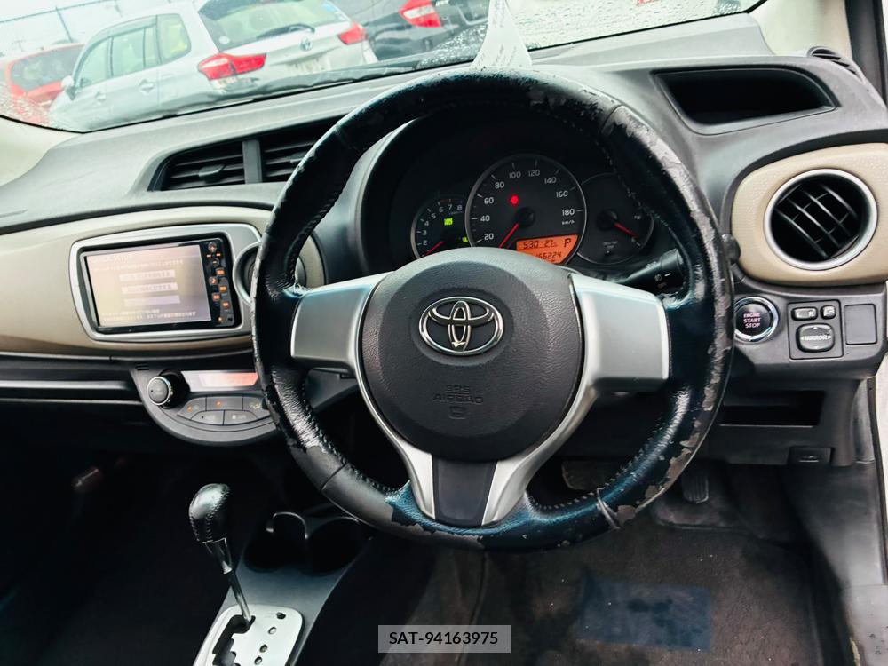 Toyota VITZ 2011-05 7749331-11
