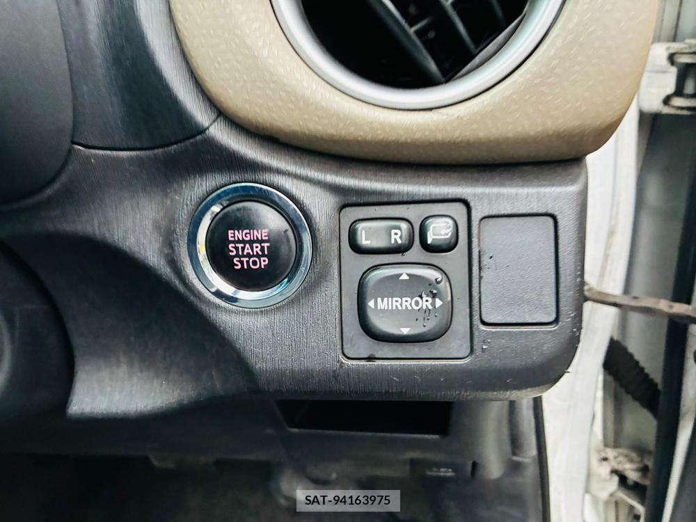 Toyota VITZ 2011-05 7749331-13