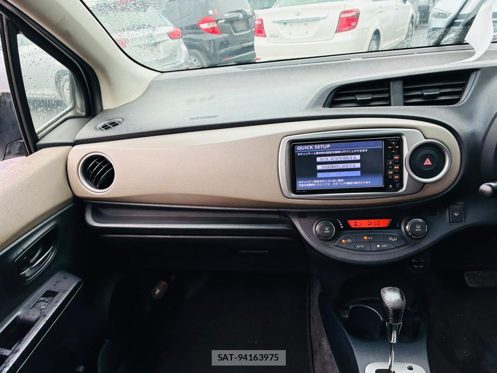 Toyota VITZ 2011-05 7749331-14