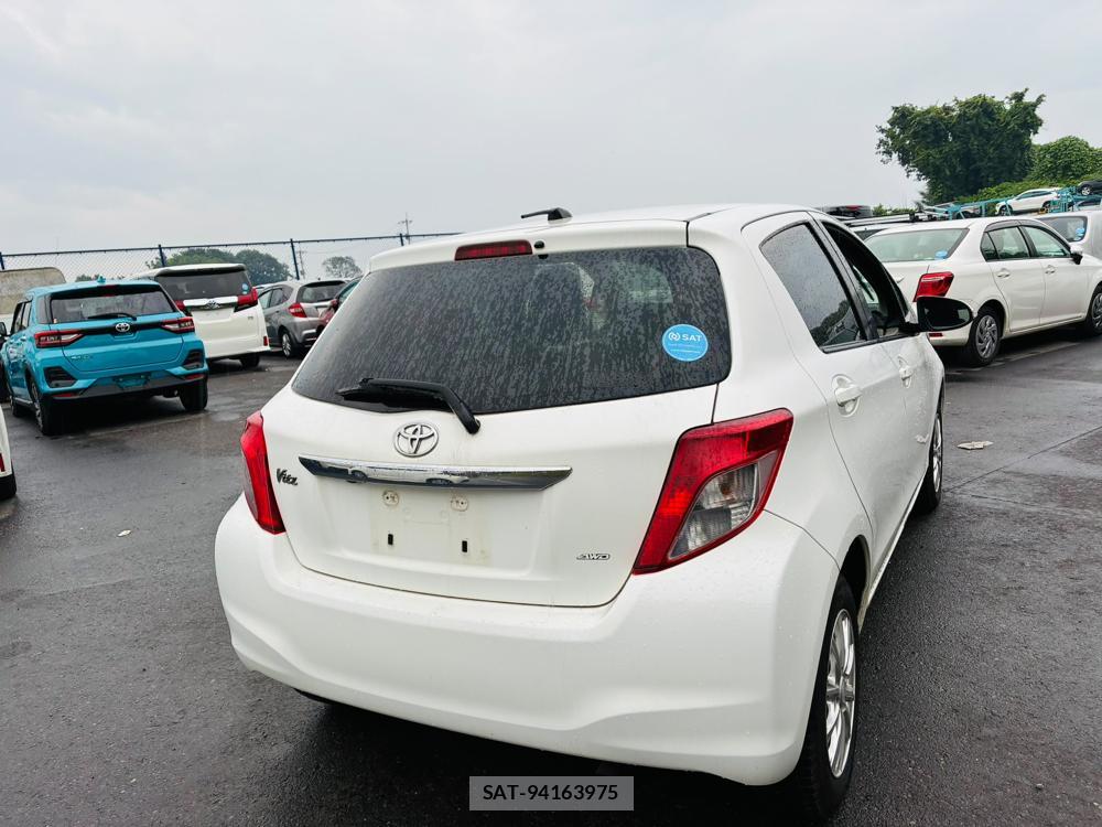 Toyota VITZ 2011-05 7749331-1