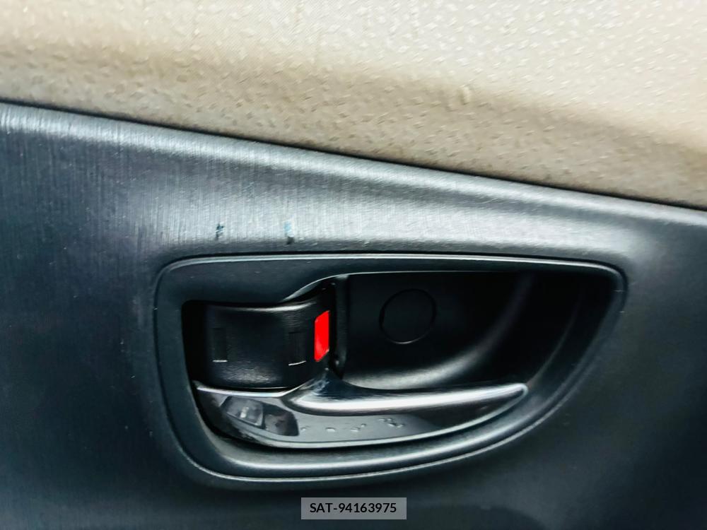 Toyota VITZ 2011-05 7749331-19
