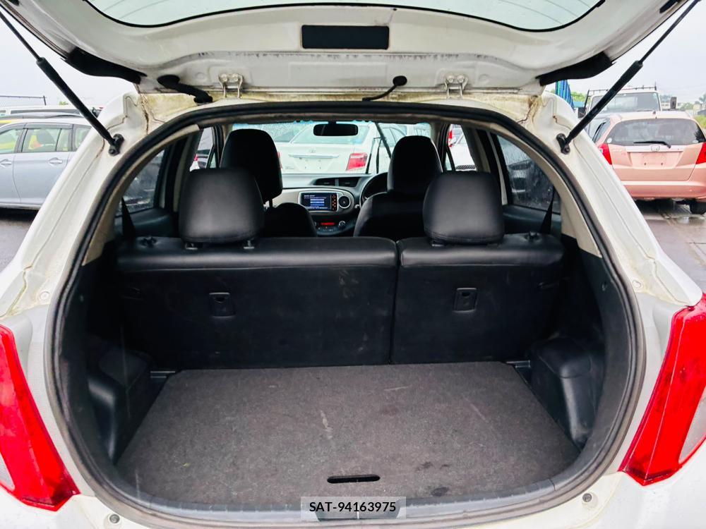 Toyota VITZ 2011-05 7749331-22