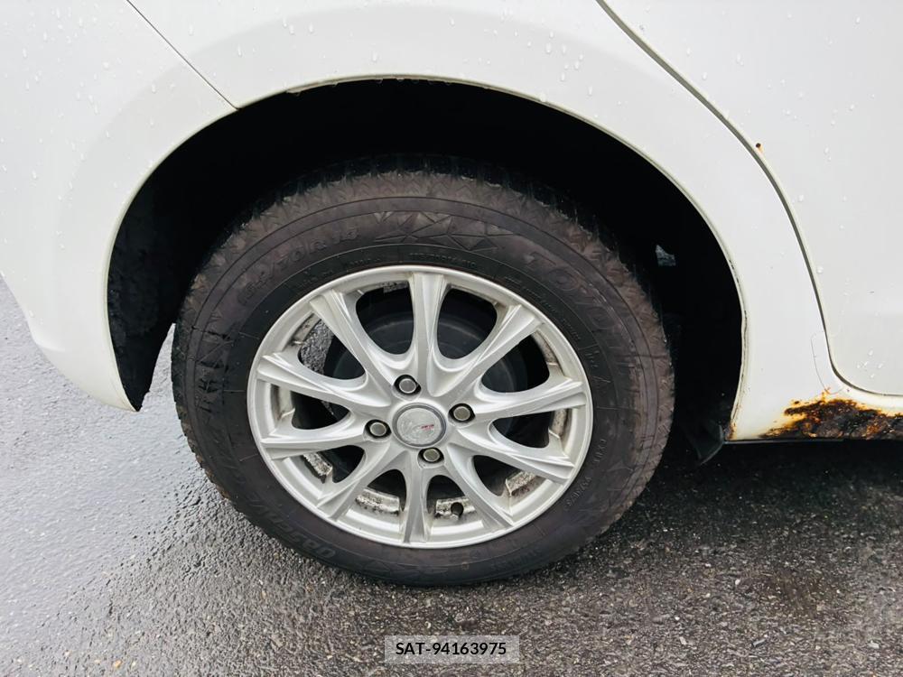 Toyota VITZ 2011-05 7749331-24