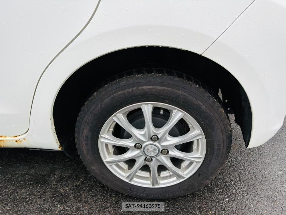 Toyota VITZ 2011-05 7749331-27