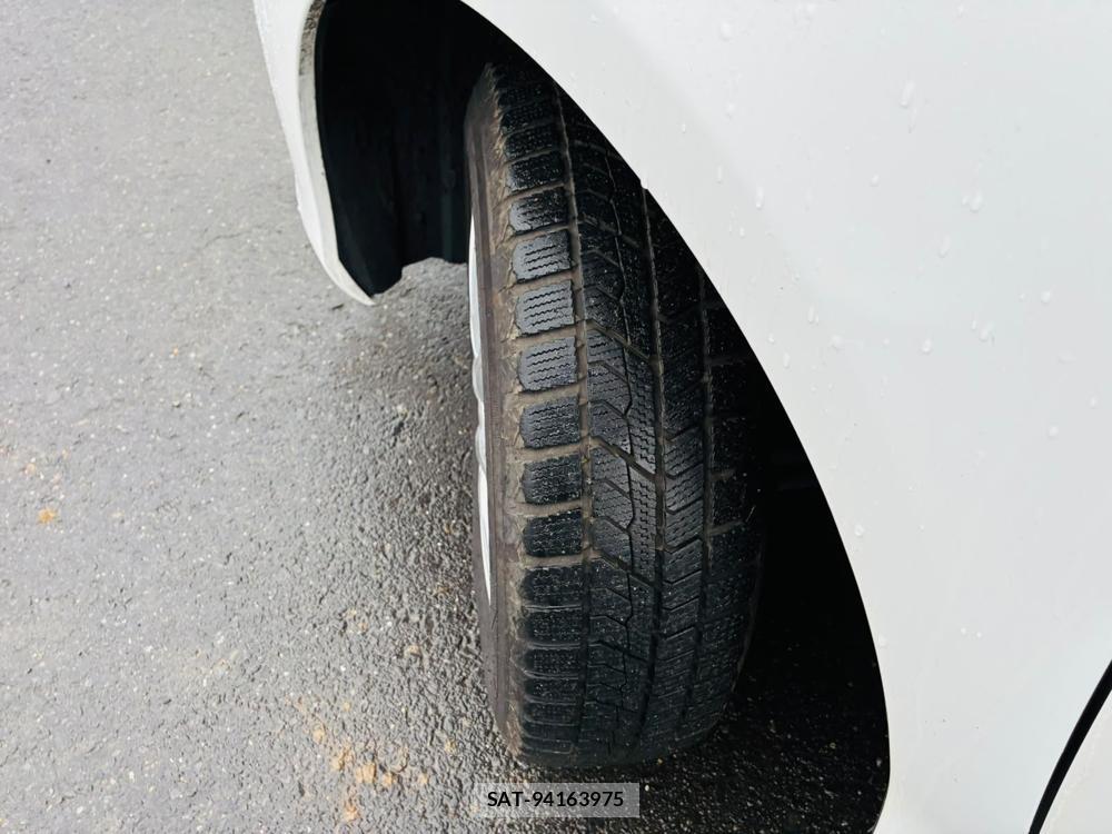 Toyota VITZ 2011-05 7749331-28