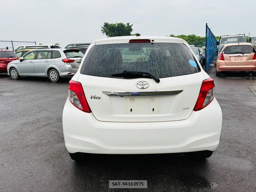 Toyota VITZ 2011-05 7749331-2