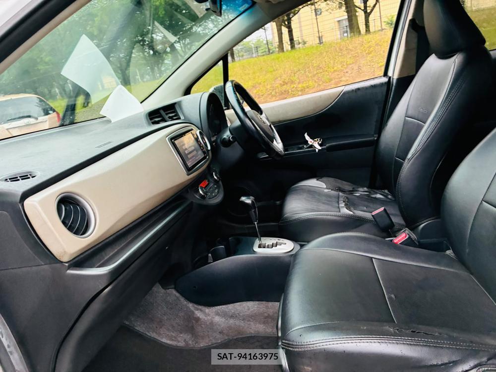 Toyota VITZ 2011-05 7749331-7