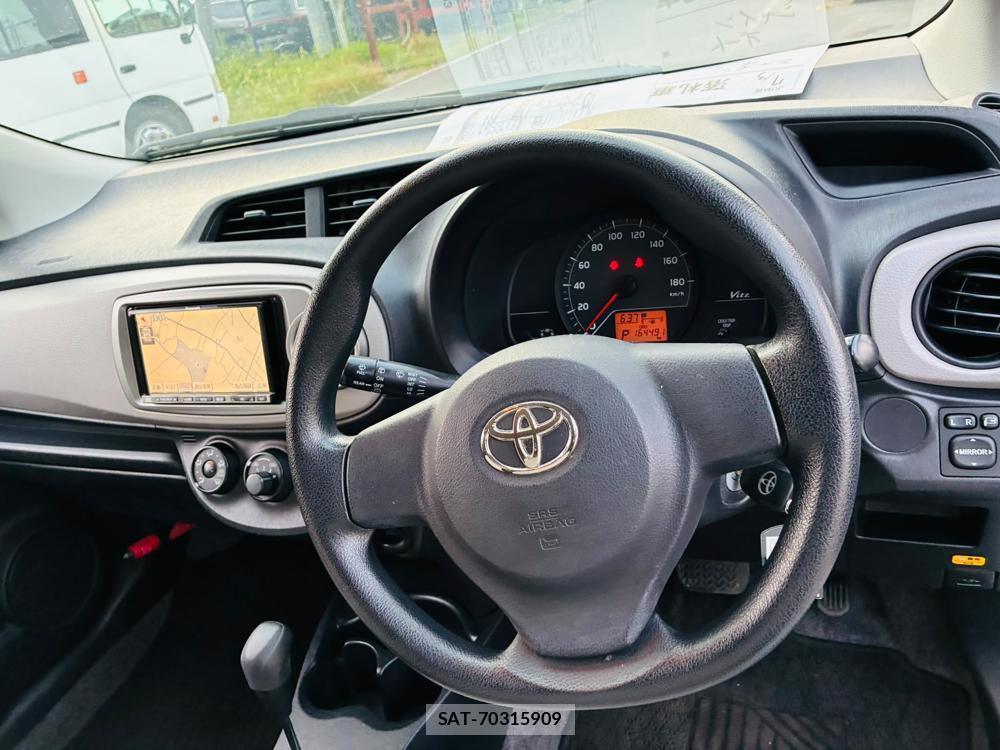 Toyota VITZ 2011-05 7780260-14