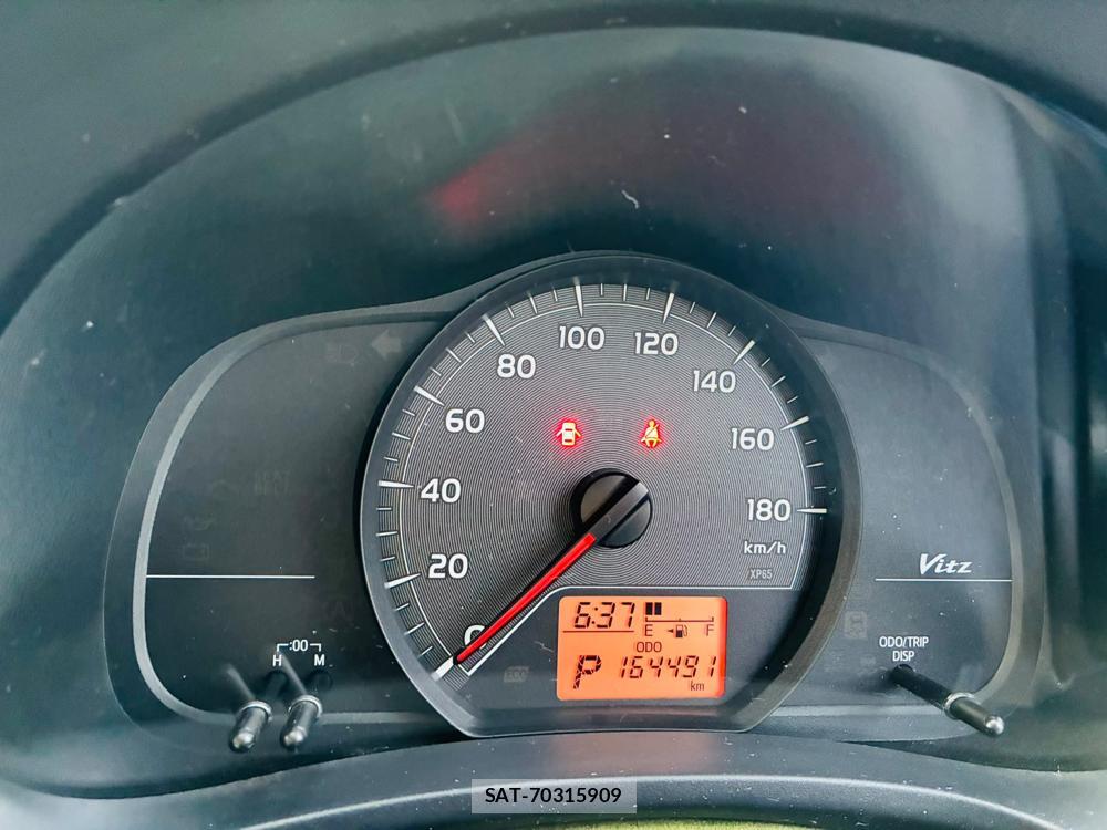 Toyota VITZ 2011-05 7780260-15