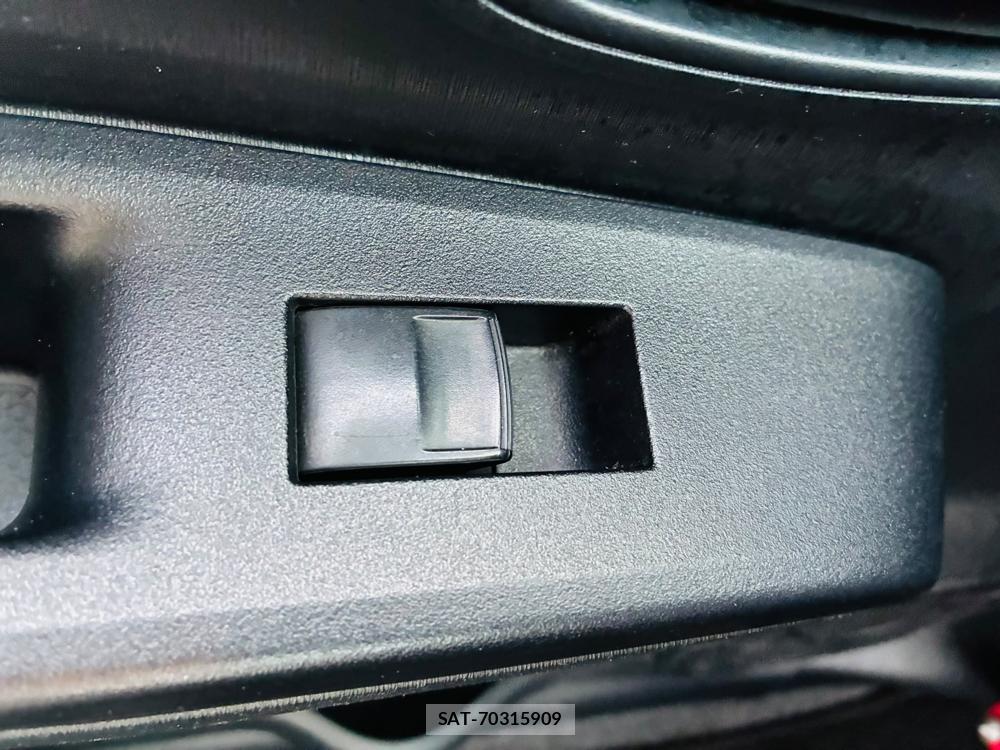 Toyota VITZ 2011-05 7780260-24