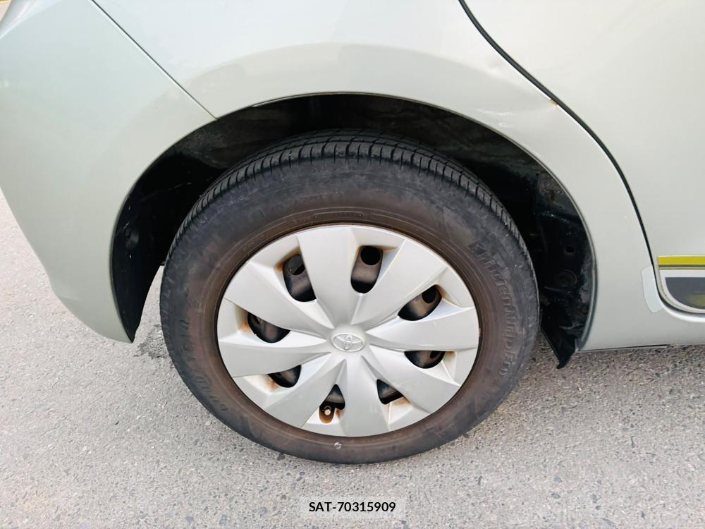 Toyota VITZ 2011-05 7780260-28