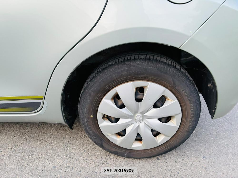 Toyota VITZ 2011-05 7780260-31