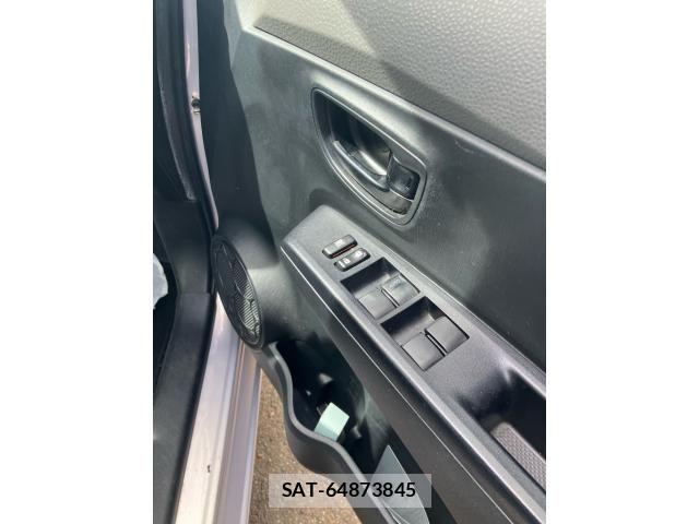 Toyota VITZ 2014-05 8039018-19